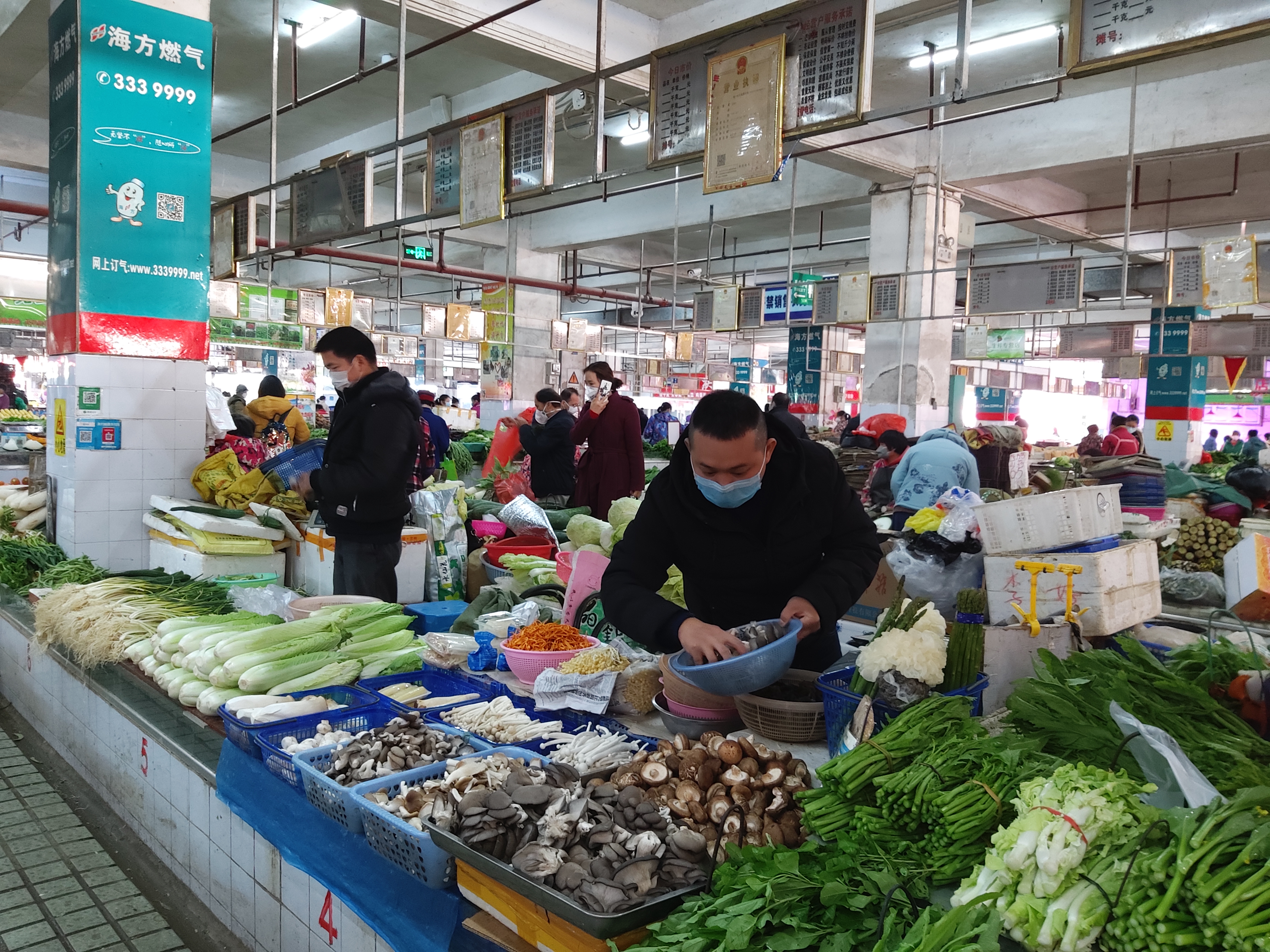 半岛(中国)市场公司做好各项民生保障工作（拍摄：邓丽宁）.jpg