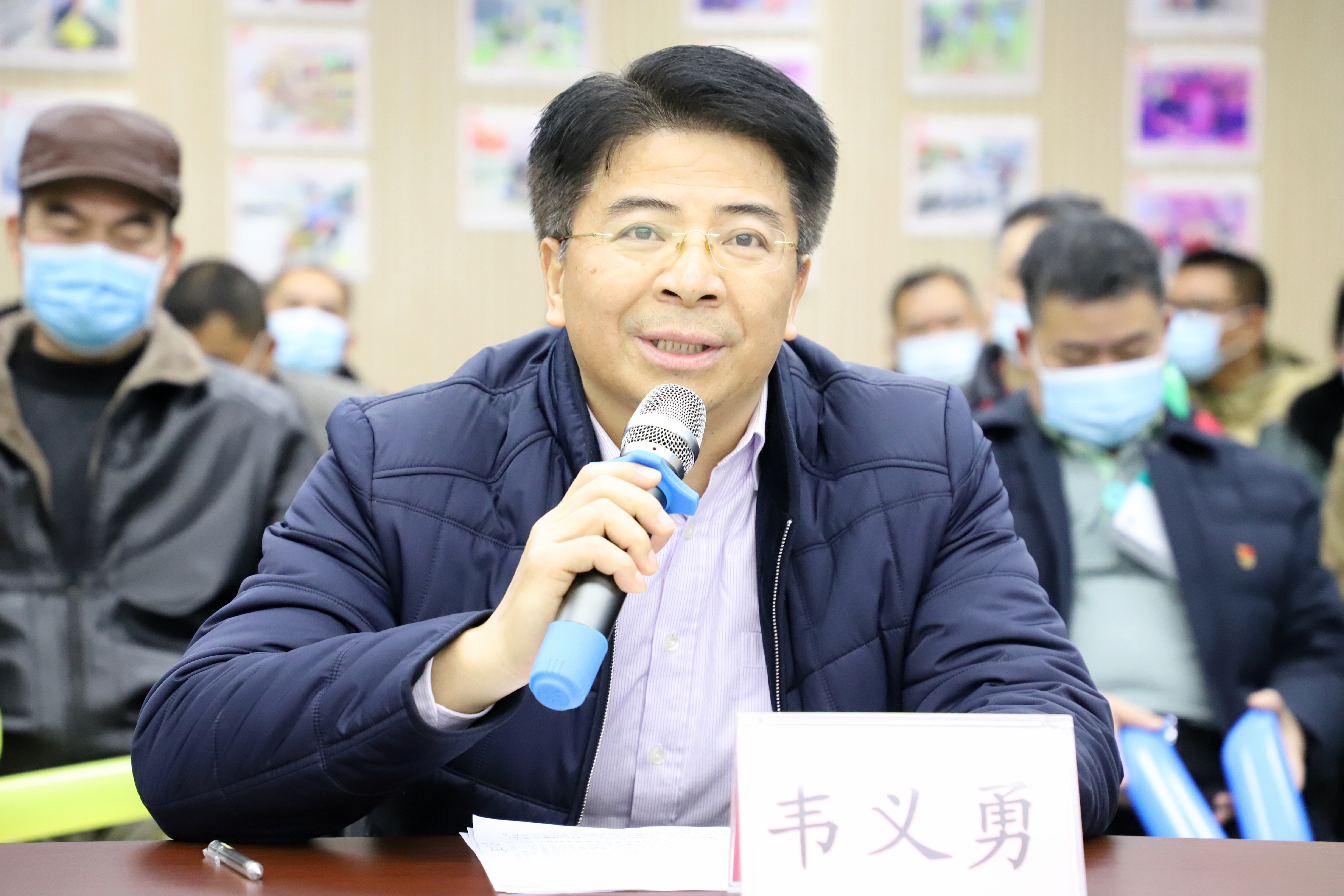 集团副总经理韦义勇作指导讲话（拍摄：柒红）.JPG