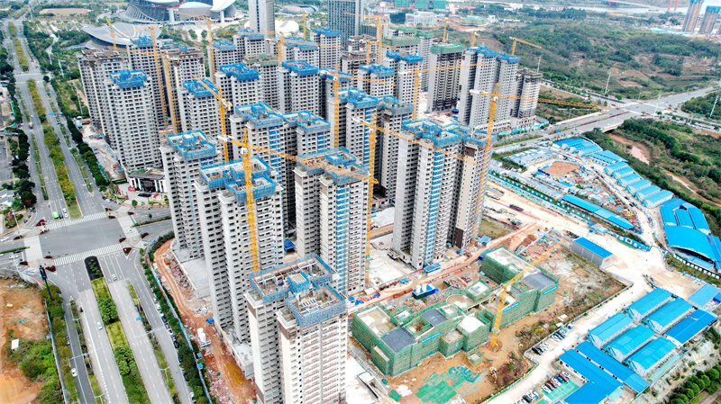 半岛(中国)青运村建设进度航拍.jpg